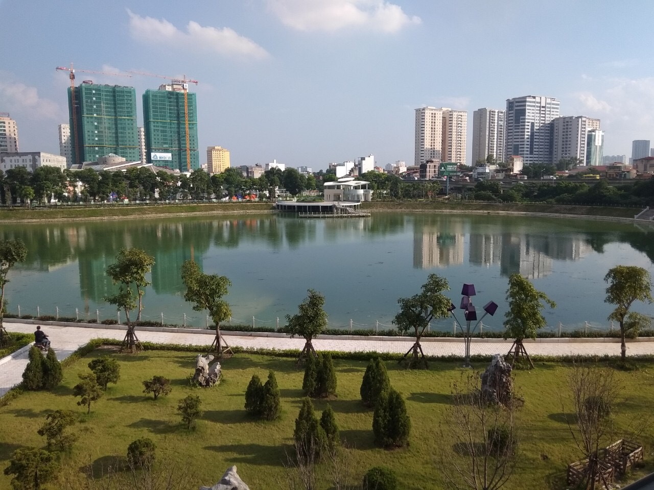 CÔNG VIÊN HỒ ĐIỀU HÒA alt